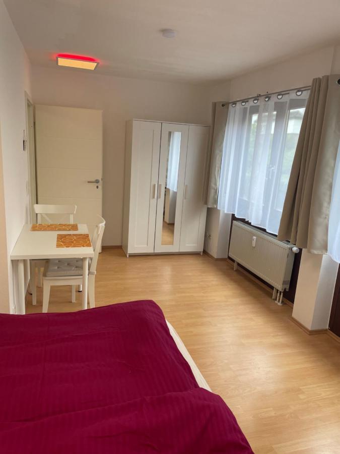 Zimmer Im Herzen Von Durlach Karlsruhe Luaran gambar