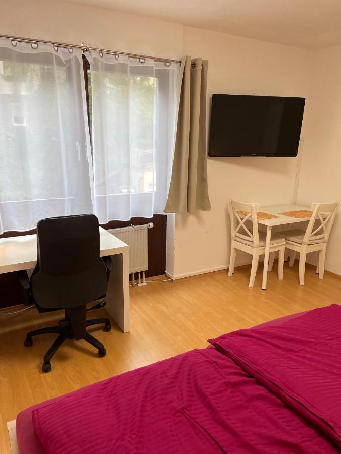 Zimmer Im Herzen Von Durlach Karlsruhe Luaran gambar